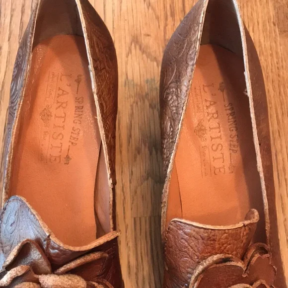 Noora by L'Artiste for Springstep - Picture 6 of 10